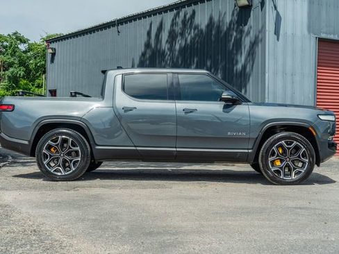 Used 2022 Rivian R1T Launch Edition image 7
