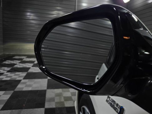 Used 2018 Toyota Prius Prime Advanced image 37