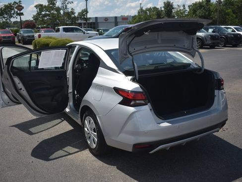 Used 2025 Nissan Versa S FWD image 15