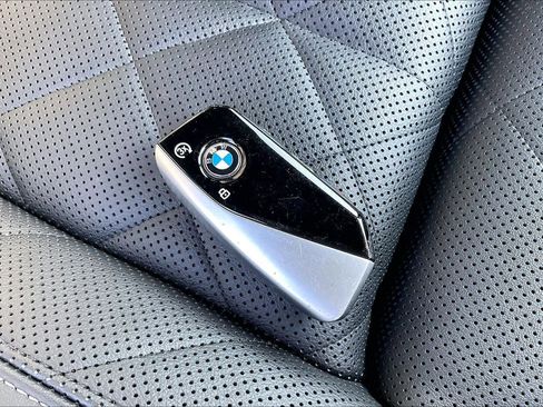 Used 2025 BMW X7 xDrive40i w/ M Sport Package AWD/4WD image 14