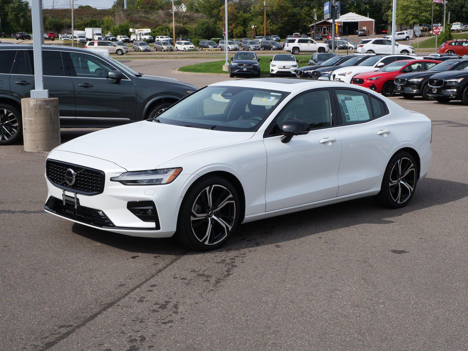 Certified 2024 Volvo S60 B5 Plus w/ Climate Package AWD/4WD image 3