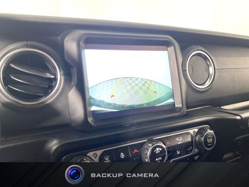 Used 2023 Jeep Wrangler Unlimited Rubicon 4xe w/ Cold Weather Group AWD/4WD image 6