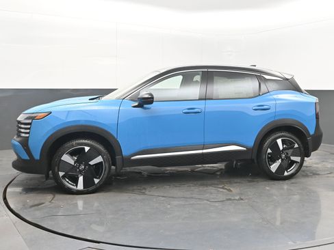 New 2025 Nissan Kicks SR image 4