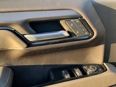 Used 2022 Chevrolet Silverado 1500 ZR2 w/ Technology Package image 17