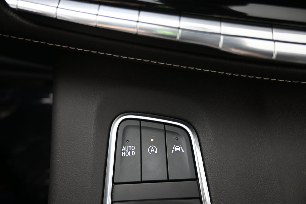 Used 2024 Cadillac Escalade ESV Luxury w/ LPO, Floor Liner Package AWD/4WD image 35
