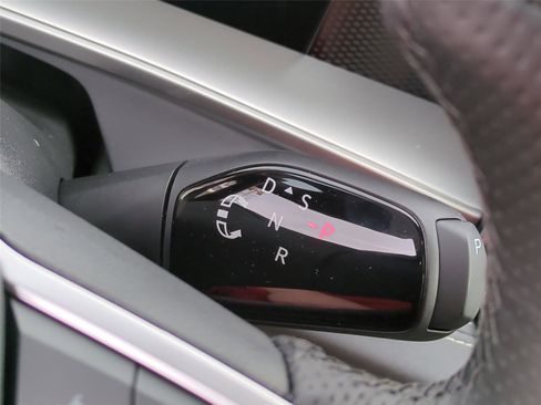 New 2026 Volkswagen Tiguan SE R-Line AWD/4WD image 12