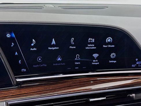 Used 2022 Cadillac Escalade Premium Luxury AWD/4WD image 16