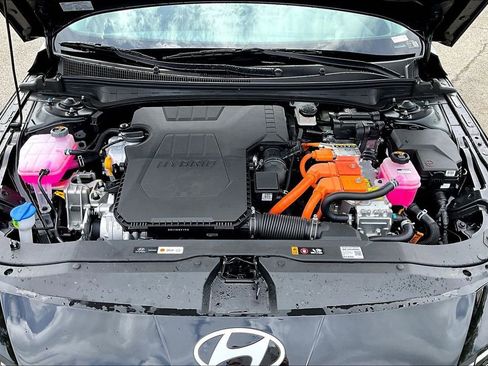 New 2026 Hyundai Elantra Hybrid FWD image 12