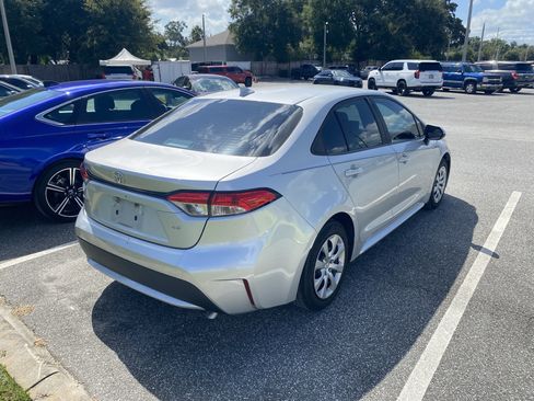 Used 2021 Toyota Corolla LE FWD image 18
