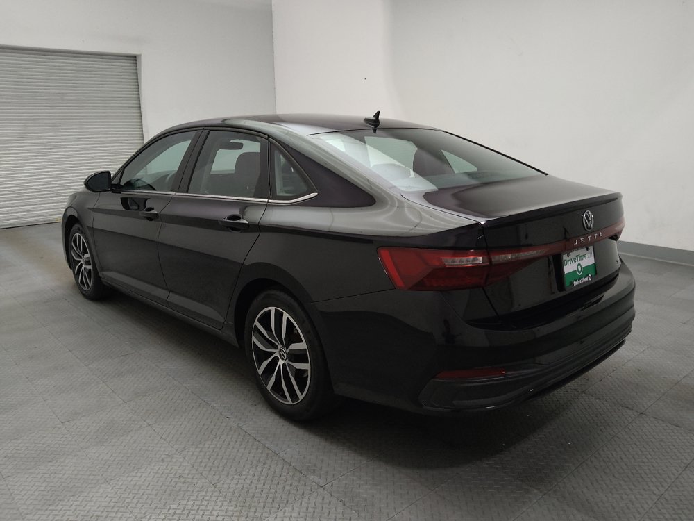 Used 2025 Volkswagen Jetta SE FWD image 5