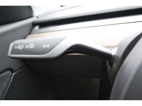 Used 2021 Tesla Model Y Long Range AWD/4WD image 15