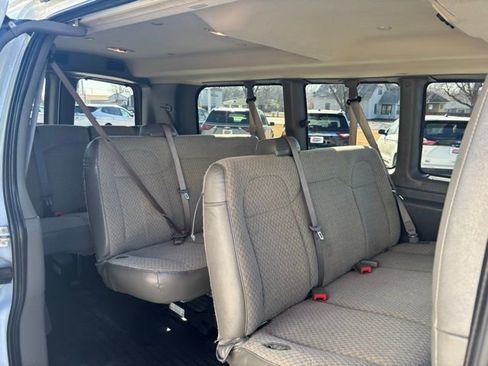 Used 2023 GMC Savana 2500 LS w/ Driver Convenience Package image 29