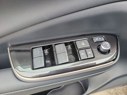 New 2026 Toyota Crown Signia image 22