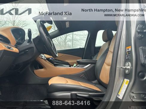 Used 2017 Chevrolet Volt Premier w/ Driver Confidence II Package FWD image 9