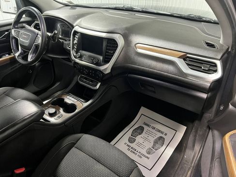 Used 2020 GMC Acadia SLE w/ Driver Convenience Package image 3