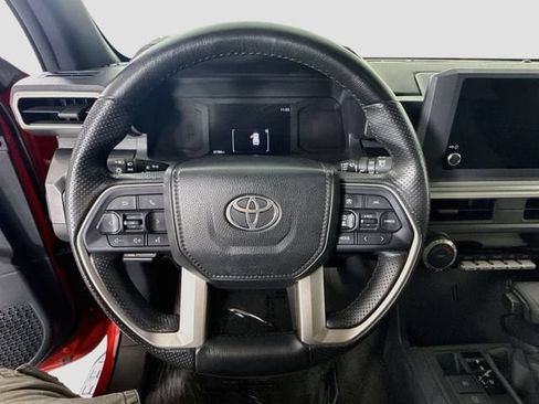 Certified 2025 Toyota 4Runner SR5 AWD/4WD image 13