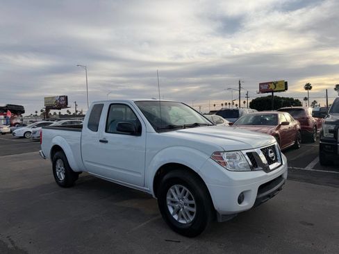Used 2018 Nissan Frontier SV RWD image 13