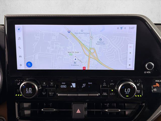Used 2024 Toyota Highlander Platinum FWD image 3