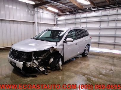 Used 2014 Nissan Pathfinder SV