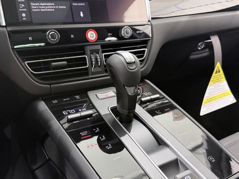 New 2026 Porsche Macan AWD/4WD image 35