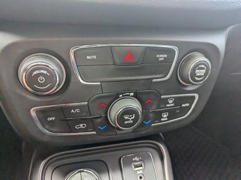 Used 2019 Jeep Compass Trailhawk w/ Cold Weather Group image 16