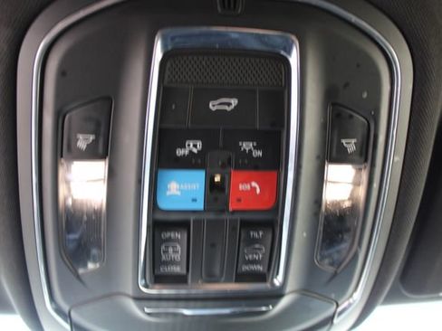 Used 2024 Jeep Grand Cherokee L Altitude AWD/4WD image 37