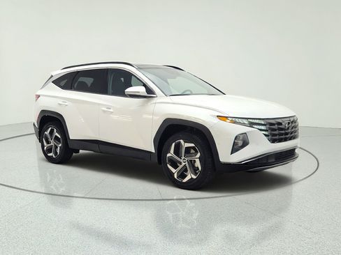 Used 2022 Hyundai Tucson Limited w/ Cargo Package AWD/4WD image 3