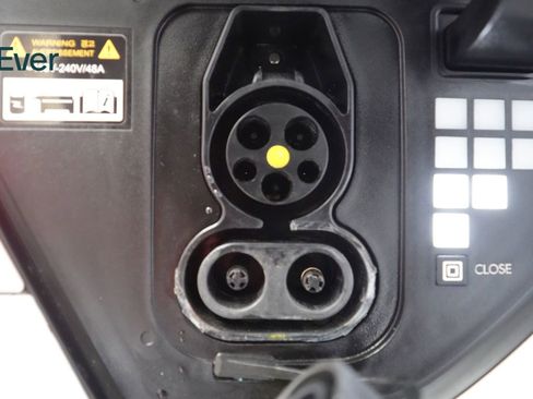 Used 2024 Hyundai Ioniq 5 Limited image 10