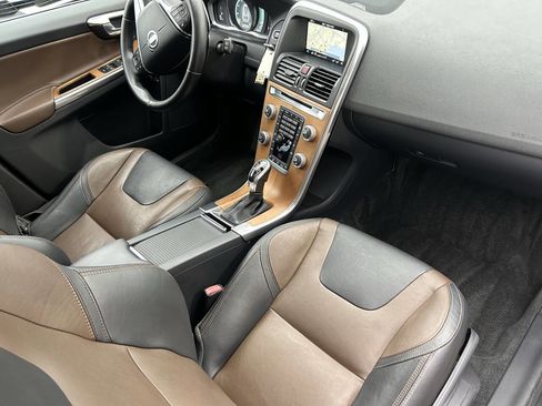 Used 2015 Volvo XC60 T6 Platinum w/ Climate Package image 26