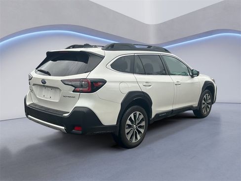 Certified 2025 Subaru Outback Limited image 5