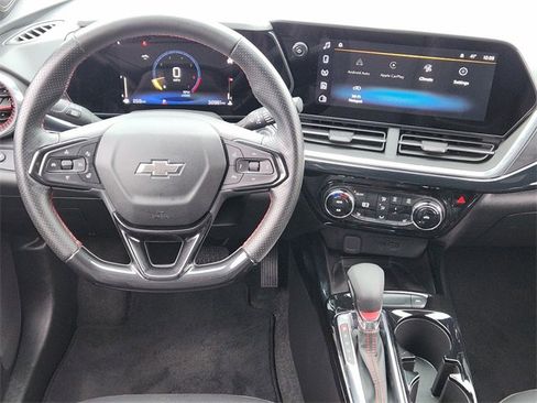 Certified 2024 Chevrolet Trax RS w/ Sunroof Package image 26