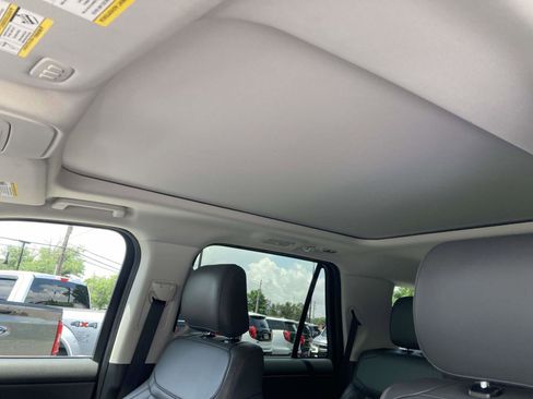 Used 2025 Ford Expedition Active RWD image 24