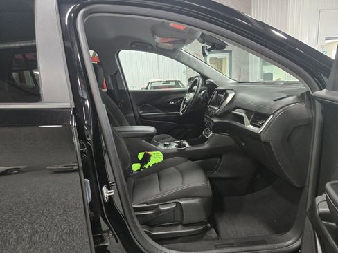 Certified 2024 GMC Terrain SLE w/ Driver Convenience Package image 11