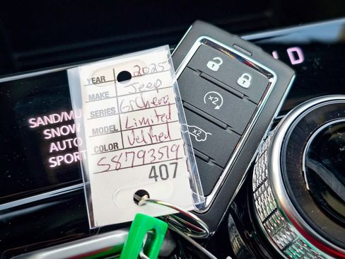 New 2025 Jeep Grand Cherokee Limited image 43