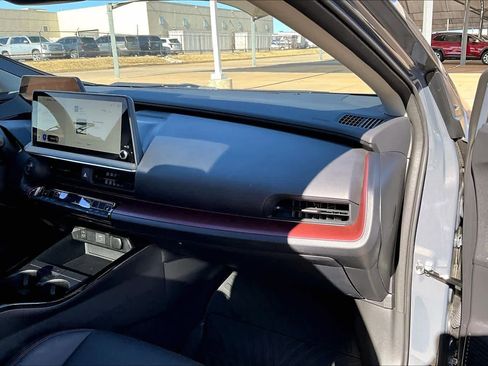 Used 2024 Toyota Prius Prime XSE image 17