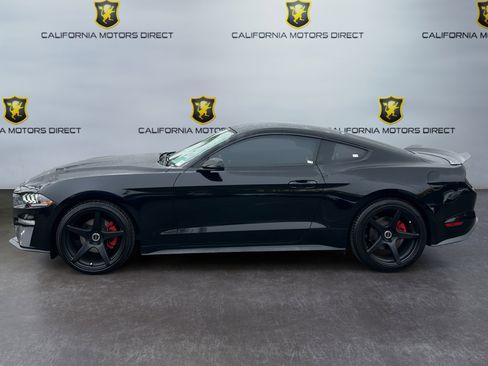 Used 2019 Ford Mustang Coupe w/ Black Accent Package RWD image 2