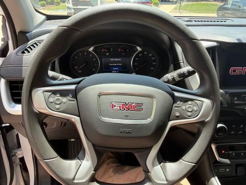 Used 2023 GMC Terrain SLE w/ Driver Convenience Package AWD/4WD image 9