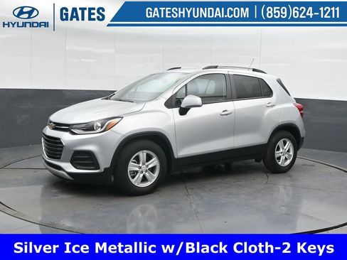 Used 2022 Chevrolet Trax LT w/ LT Convenience Package image 7
