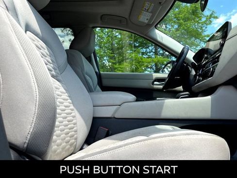 Certified 2022 Nissan Pathfinder SV w/ SV Premium Package AWD/4WD image 7