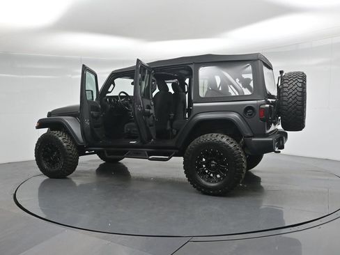 Used 2018 Jeep Wrangler Unlimited Sport image 31