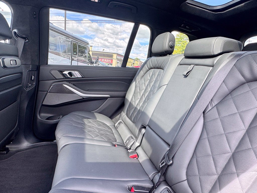Used 2026 BMW X7 M60i AWD/4WD image 17