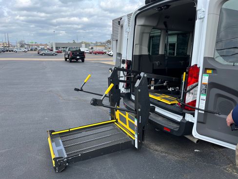 Used 2025 Ford Transit 350 XL image 1