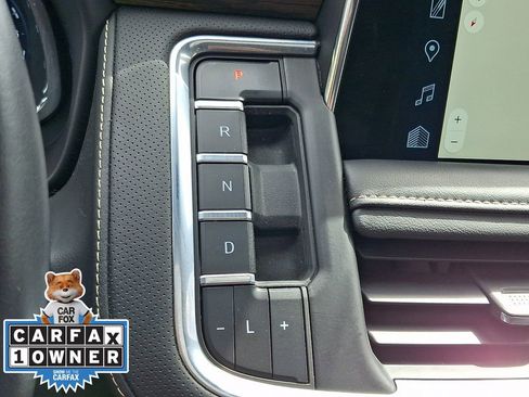 Used 2023 Chevrolet Suburban Premier AWD/4WD image 17