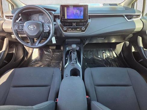Used 2024 Toyota Corolla LE image 7
