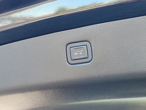 Used 2025 Chevrolet Blazer RS image 13