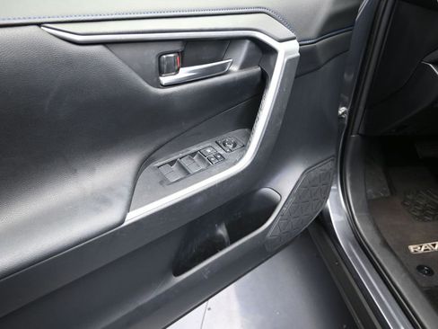 Used 2019 Toyota RAV4 XSE image 11