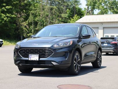 Used 2022 Ford Escape SE w/ SE Sport Appearance Package