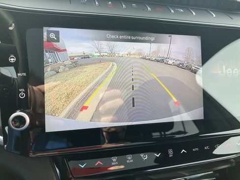 New 2026 Jeep Grand Cherokee Limited image 36