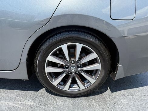 Used 2016 Nissan Altima 2.5 SL w/ 2.5 Technology Package FWD image 24