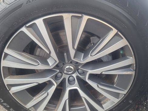 Used 2020 Volvo XC90 T5 Momentum w/ Protection Package Premier image 44